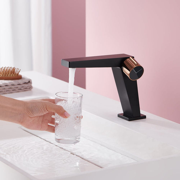 BLIOTE Clock-Shaped Faucet faucet installation detail