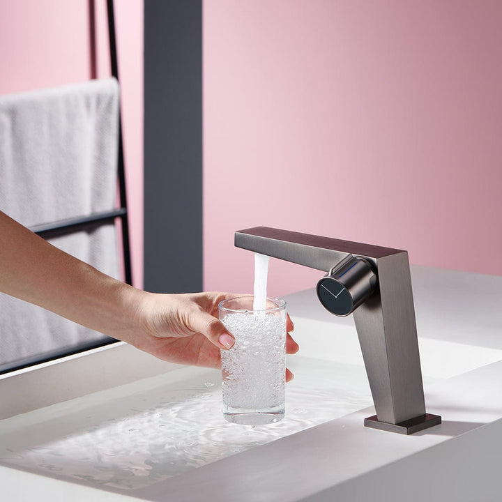 BLIOTE Clock-Shaped Faucet faucet front view